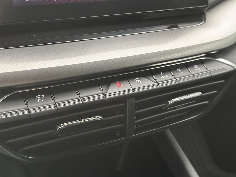 Škoda Octavia 2,0 TDI 85kW CZ 1.Maj LED DPH - fotka 24 z 35