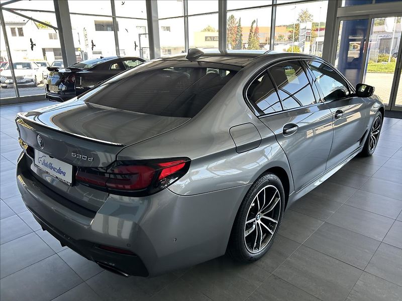 BMW Řada 5 3,0   530xD,210kW,ČR,M-SPORT,D - fotka 6 z 43