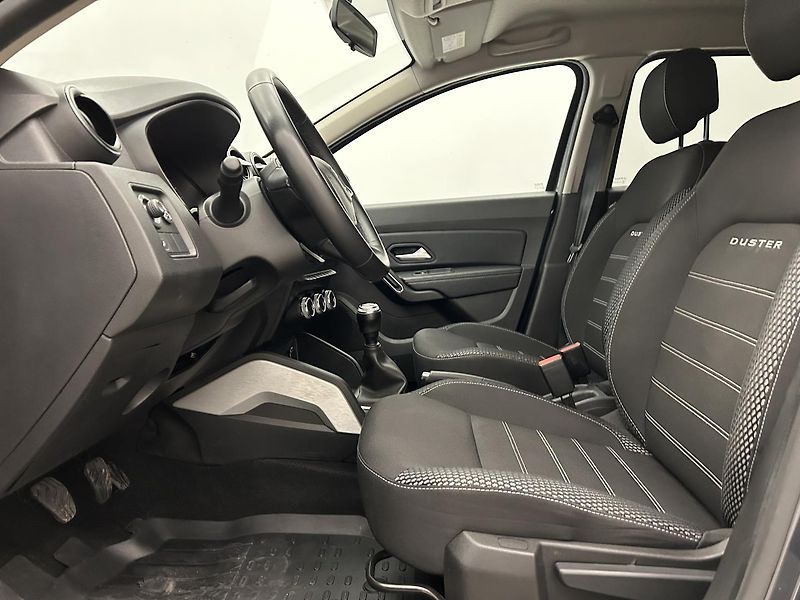 Dacia Duster 1.0 TCe Comfort - fotka 16 z 24