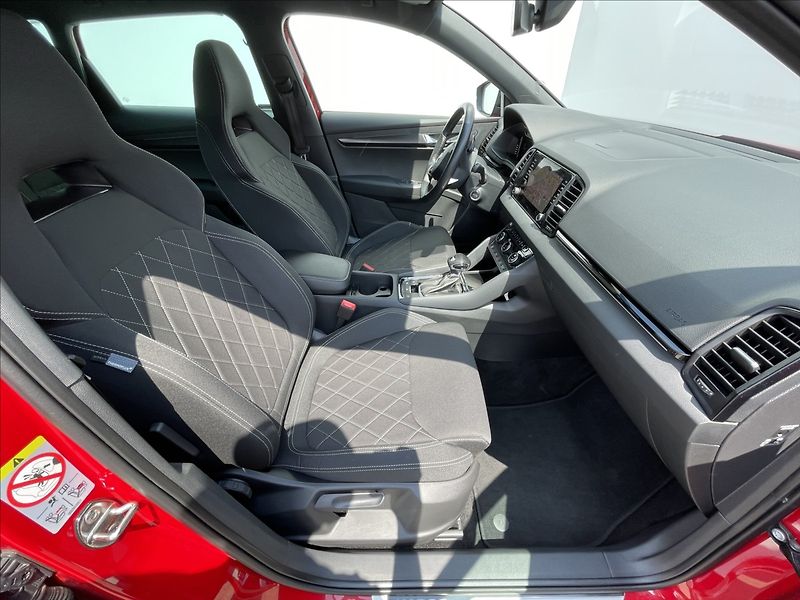 Škoda Karoq 1,5 TSI Sportline Plus DSG - fotka 18 z 24