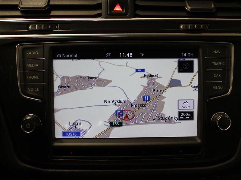 Volkswagen Tiguan 2,0 TDI Highline 4Motion DSG - fotka 23 z 39