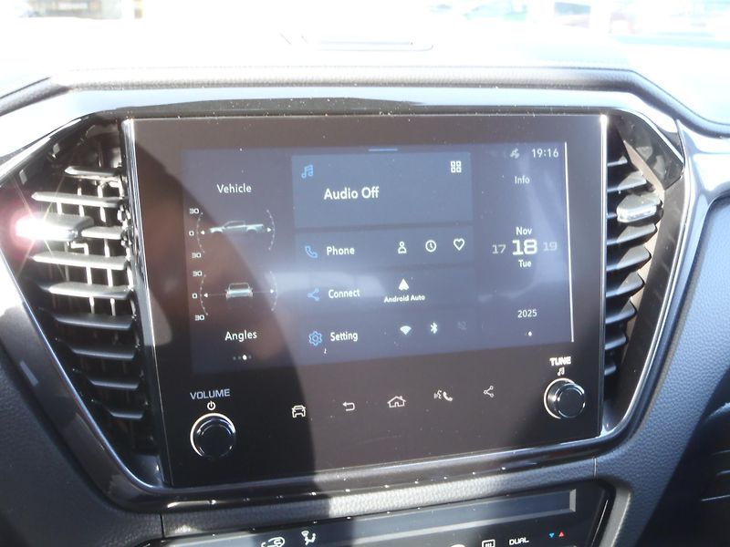 Isuzu D-Max Double Cab V-CROSS 4x4 - fotka 17 z 27