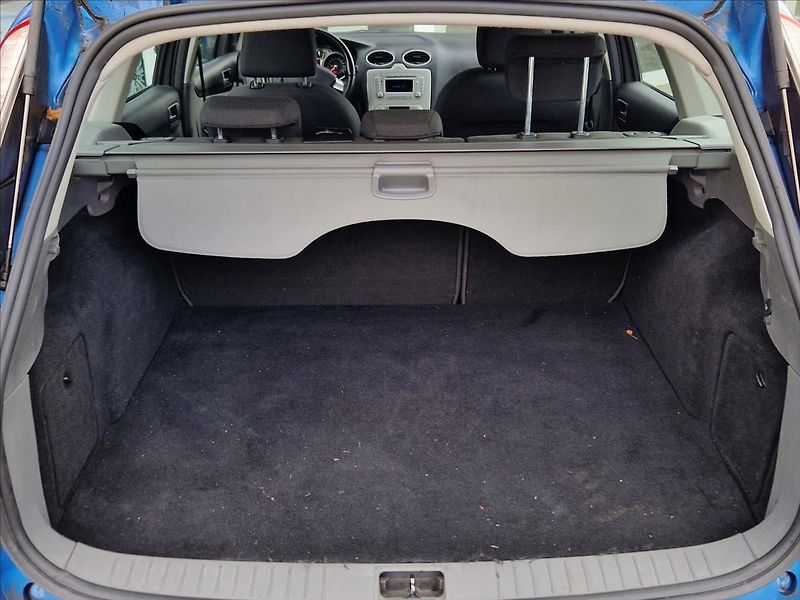 Ford Focus 1,6 TDCi NOVÉTURBO SERVI TAŽNÉ - fotka 10 z 29