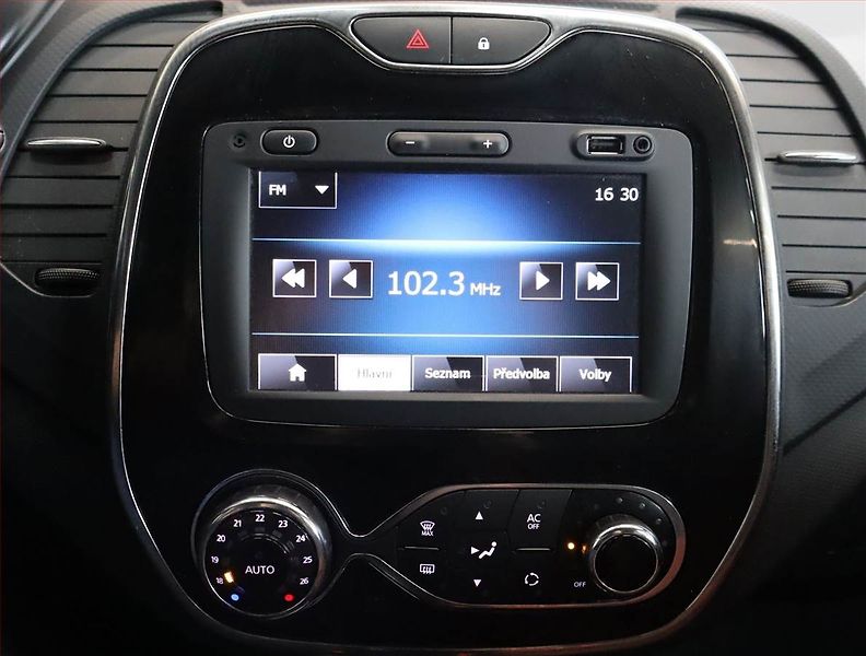 Renault Captur (2014) 0.9 TCe, Navi, Tempomat - fotka 13 z 18