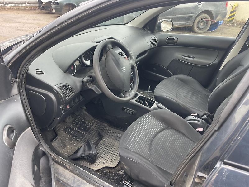 Peugeot 206 206+ NÁHRADNÍ DÍLY - fotka 2 z 4