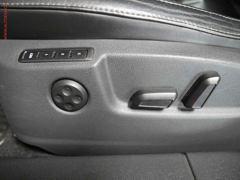 Škoda Superb (2011) 2.0 TDi, 1.maj, DSG, navi - fotka 20 z 23