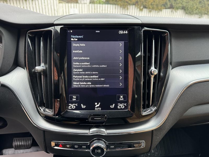 Volvo XC60 XC60-D5-173KW-AWD-ČR - fotka 18 z 28