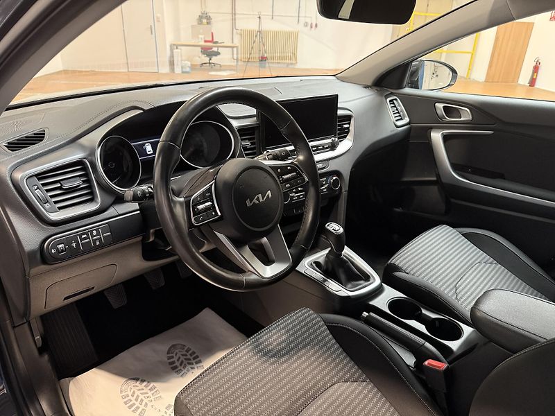 Kia Ceed 1.5 T-GDI 118kW Top SW - fotka 5 z 13
