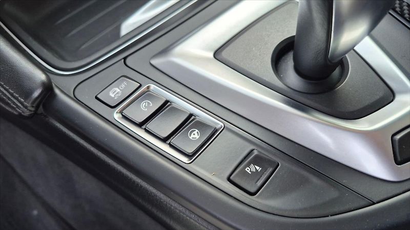 BMW M4 3,0 317 Kw Cabrio DPH REMUS - fotka 17 z 22