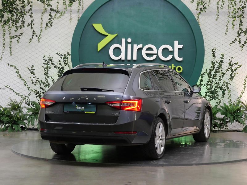 Škoda Superb - fotka 2 z 27