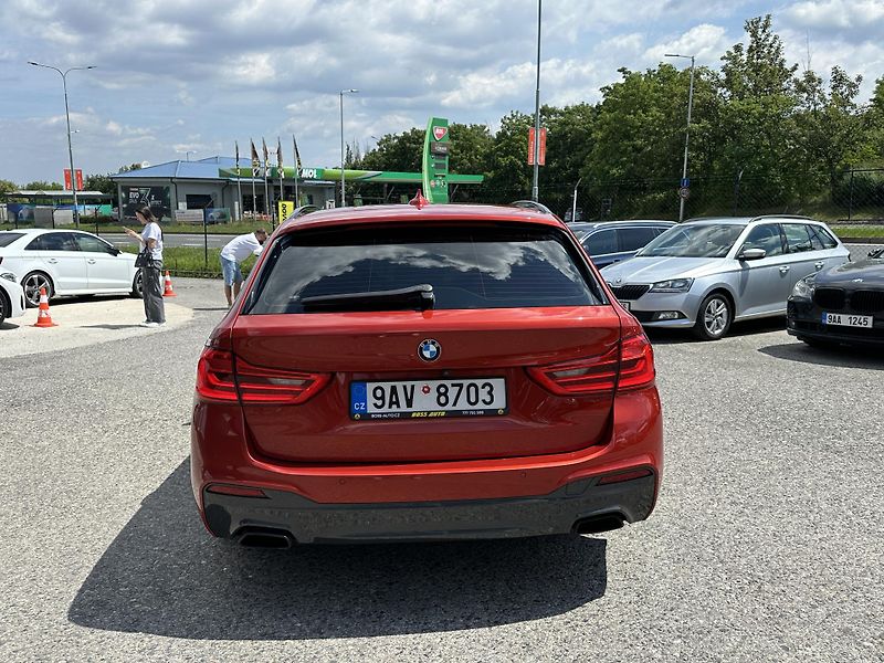 BMW Řada 5 (2019) BMW 530D 2019 - fotka 6 z 20