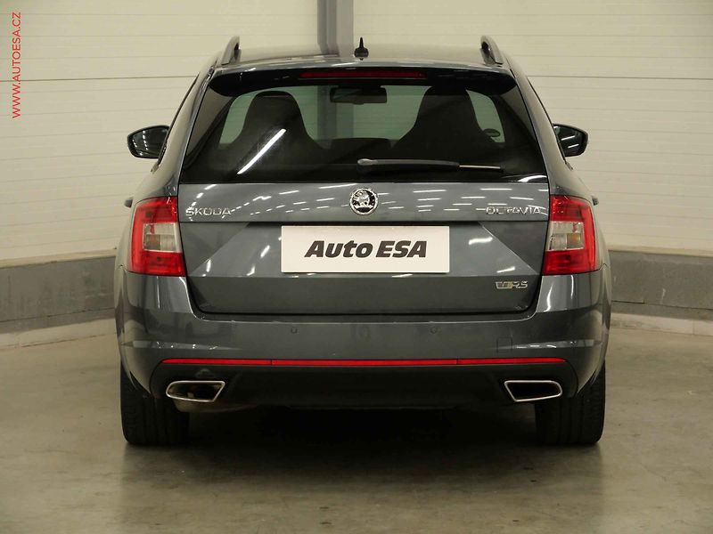 Škoda Octavia (2015) 2.0TDi, RS, DSG, xenon - fotka 5 z 23