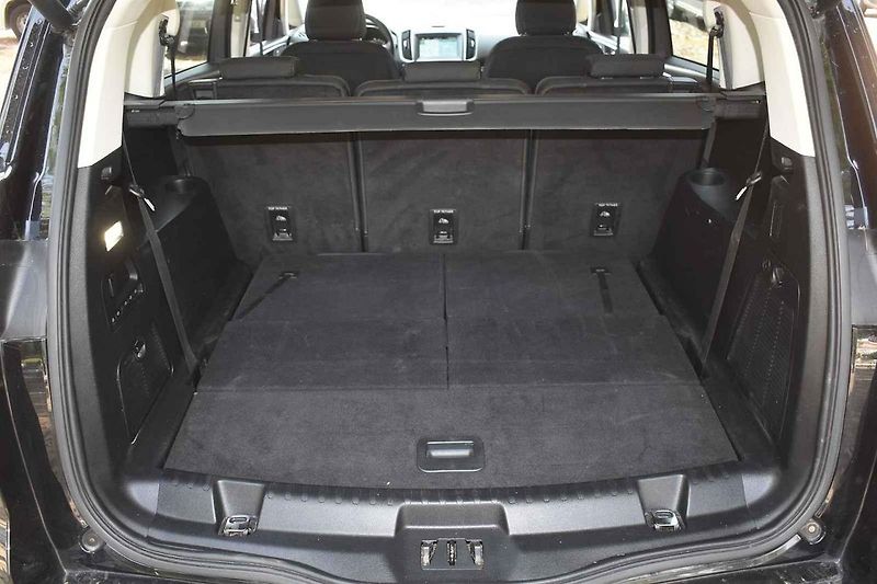 Ford S-Max druhé generace může sloužit větším rodinám ještě hodně dlouho.