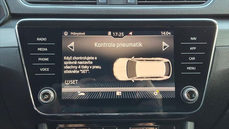 Škoda Superb 2,0 TDI 110 KW STYLE DSG ČR - fotka 13 z 26