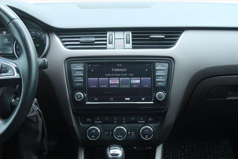 Škoda Octavia (2014) Laurin&Klement 2.0 TDI - fotka 12 z 26
