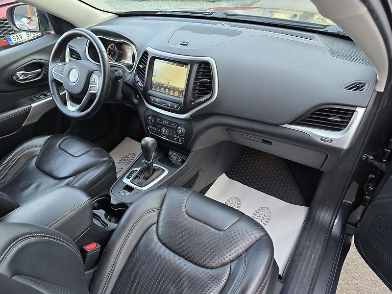 Jeep Cherokee 147kW 4x4 LIMITED KŮŽE NAV - fotka 11 z 49