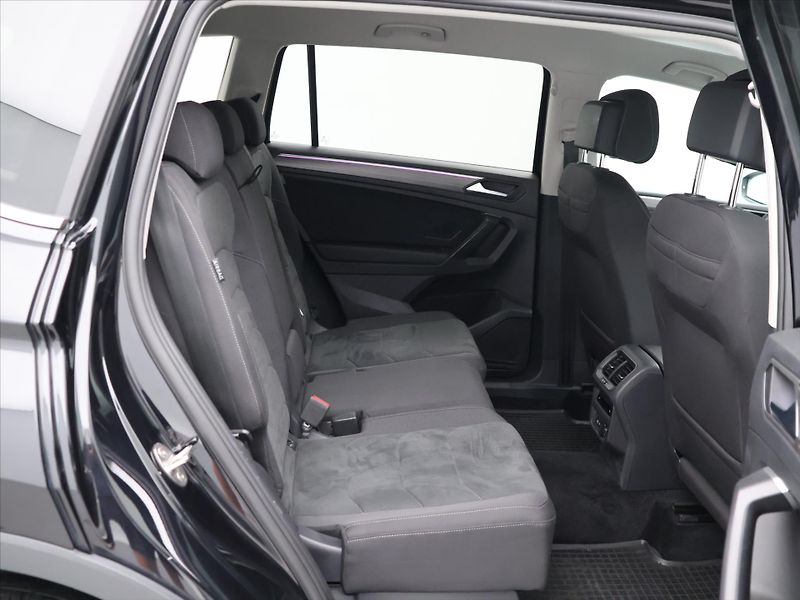 Volkswagen Tiguan Allspace 2,0 TDI DSG 4M CZ Elegance DPH - fotka 14 z 29