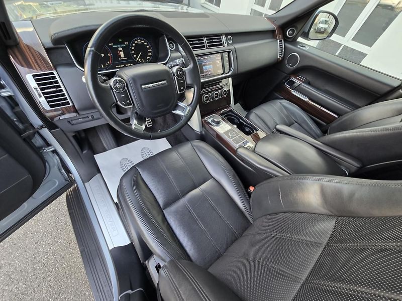 Land Rover Range Rover VOGUE 4,4 V8 250kW 4x4 TAŽNÉ - fotka 11 z 61