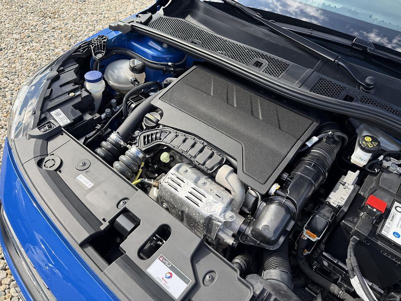 Opel Corsa 1,2T/74kW - Elegance - fotka 57 z 67
