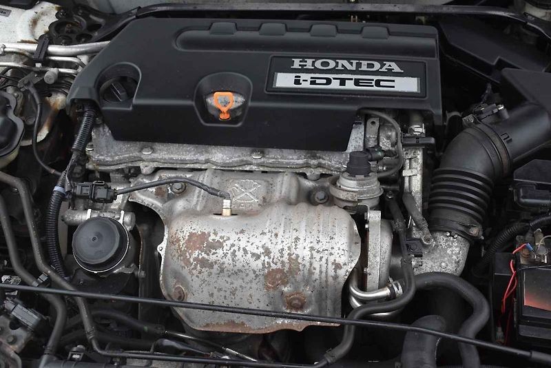Tentokrát jsem otestoval dvanáctiletý kombík Honda Accord