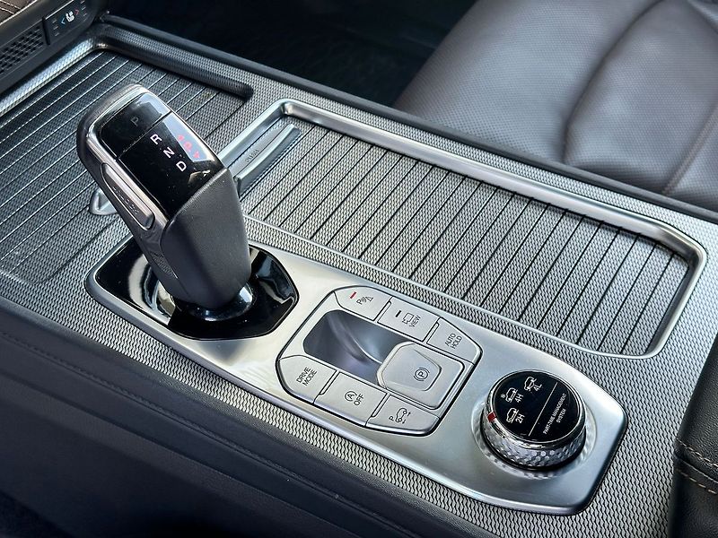 SsangYong Rexton Premium AWD - fotka 13 z 14