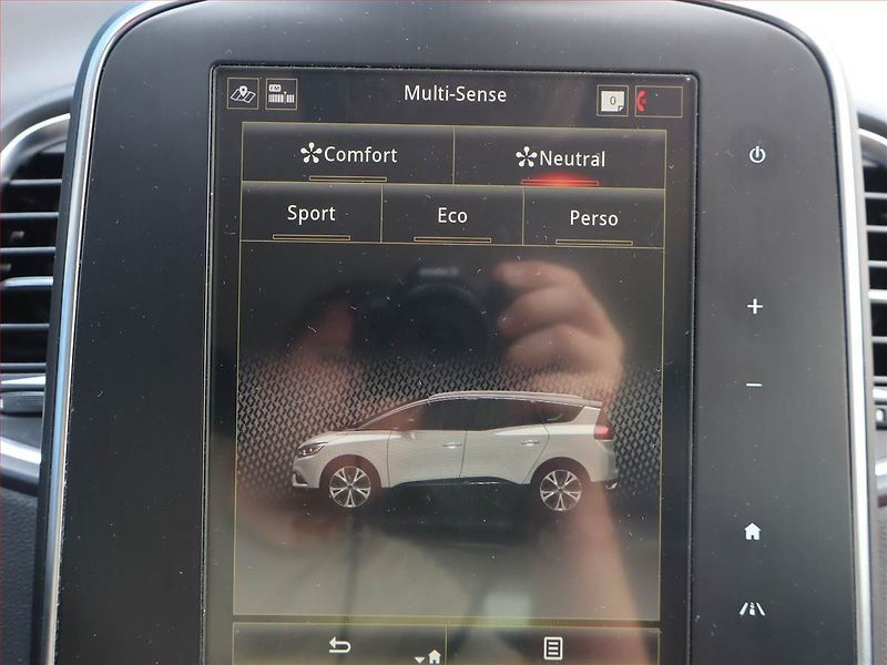 Renault Grand Scénic (2021) 1.3 TCe, Automat, 7 míst, Kůže - fotka 20 z 22