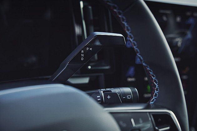 Renault upravil pozici páky pro ovládání převodovky., zdroj: Se svolením Renault