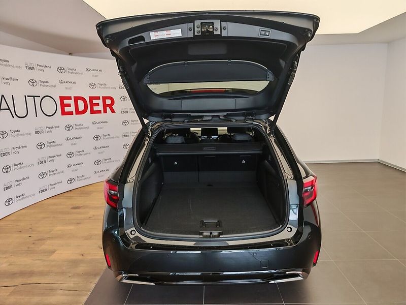 Toyota Corolla Touring Sports 2.0 Hybrid Styl - fotka 8 z 38
