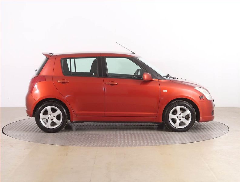 Suzuki Swift (2007) 1.3 i, Serv.kniha, po STK - fotka 6 z 16