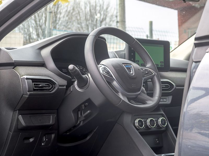 Dacia Jogger (2022) 1.0T 81KW DIGI – TAŽNÝ - fotka 14 z 53