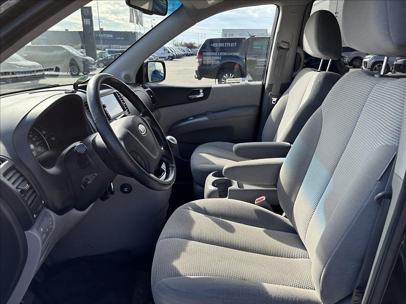Kia Carnival 2,9 CRDi 136kW 7 Míst - fotka 25 z 43