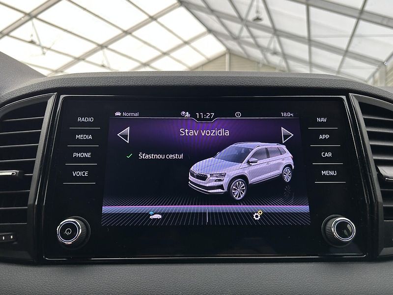 Škoda Karoq 1.5 TSI SportLine - fotka 12 z 32