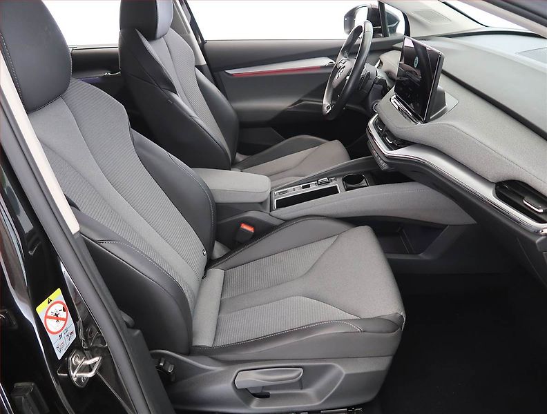 Škoda Enyaq (2023) Suite iV 80 (82 kWh), SoH 94% - fotka 9 z 29