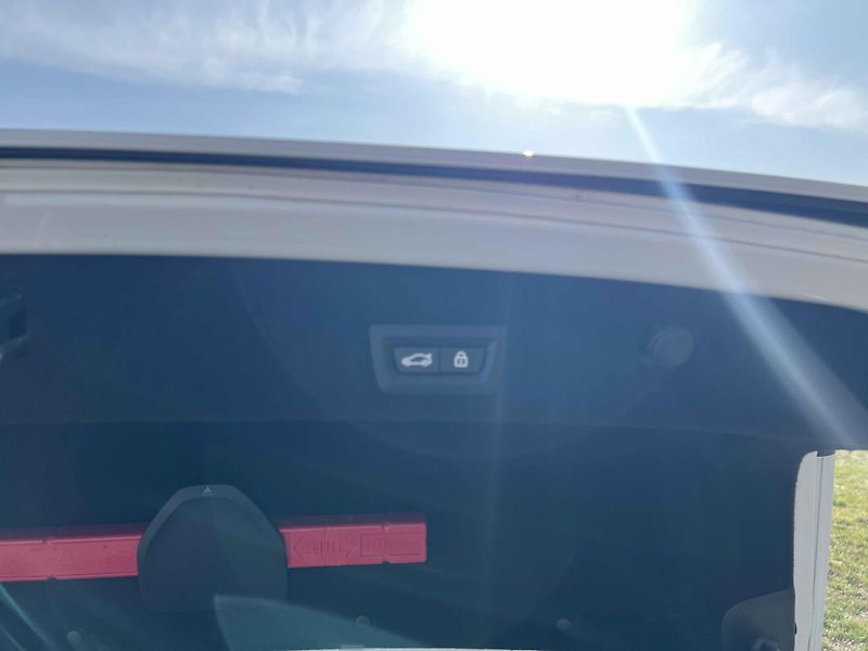BMW Řada 7 750i 390kW xDrive Laser M pake - fotka 10 z 25