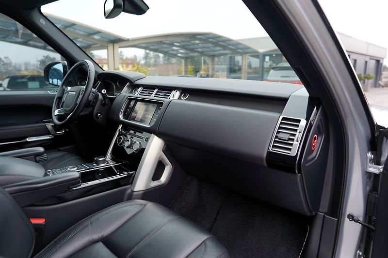 Land Rover Range Rover 3.0 SDV6 Vogue/4x4/260 PS/ČR - fotka 27 z 48