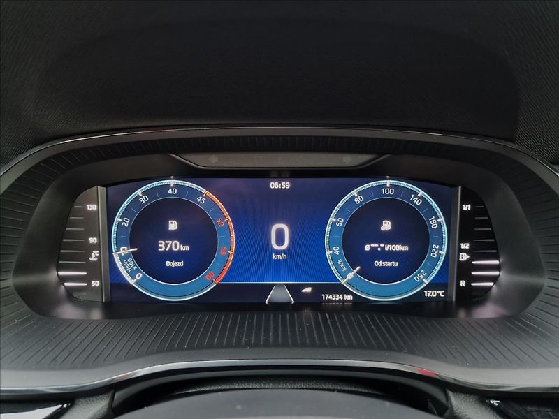 Škoda Octavia 2.0TDI Style, původ ČR,1.Maj. - fotka 22 z 50