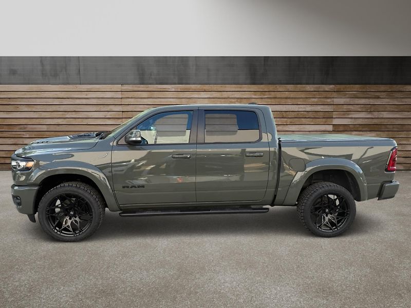 Dodge RAM (2020) +OFFROAD PAKET+LOOK26+HEMI+ - fotka 6 z 21