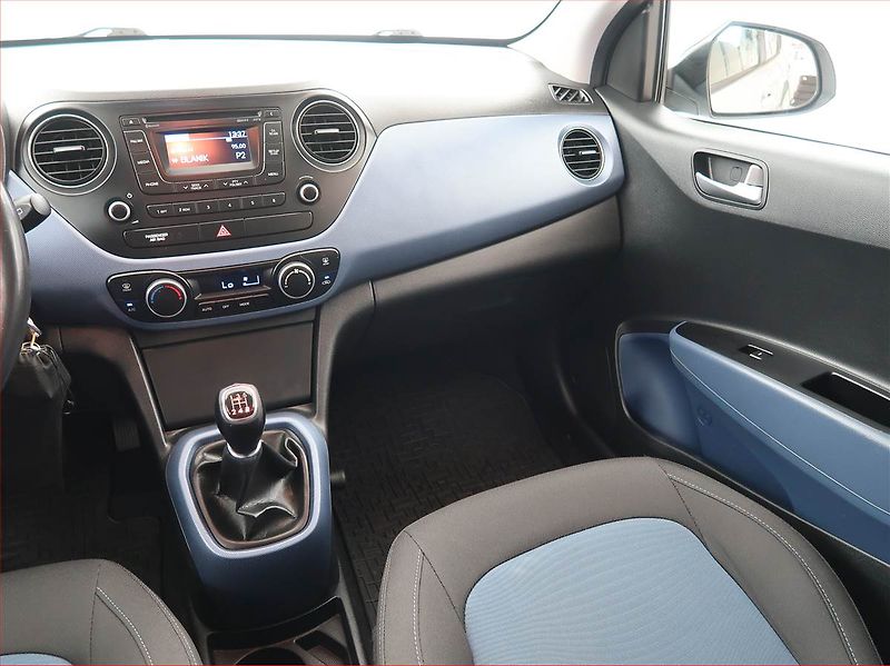 Hyundai i10 (2013) Comfort 1.0, Serv.kniha - fotka 8 z 17