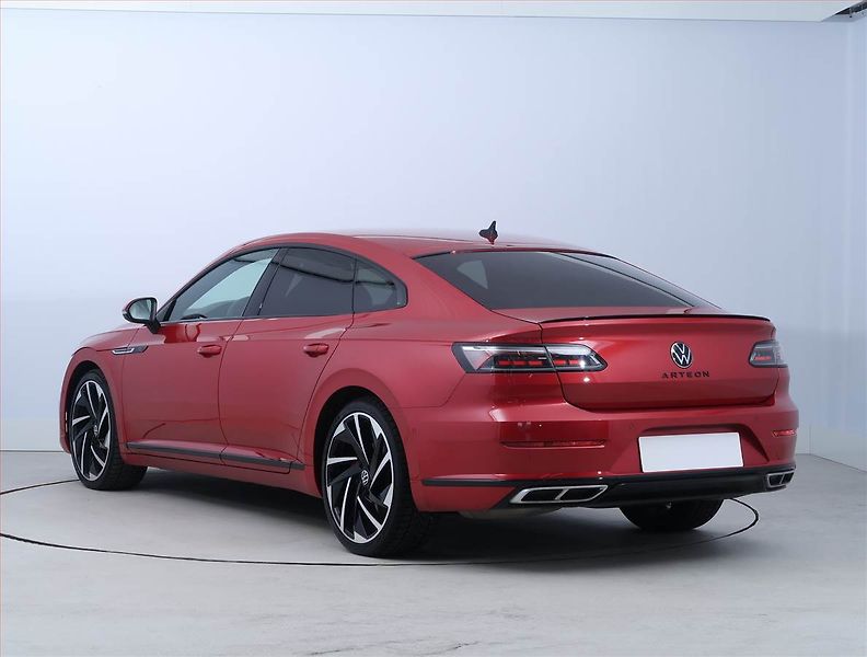 Volkswagen Arteon (2022) R-line 2.0 TSI 4Motion - fotka 4 z 22