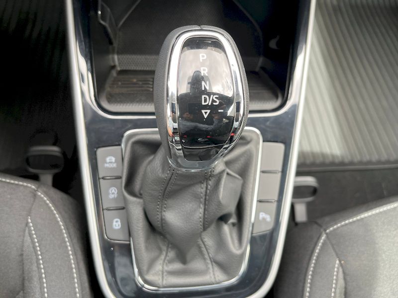 Škoda Fabia (2025) 1.0 TSI 85kW Top Selection DSG - fotka 16 z 27