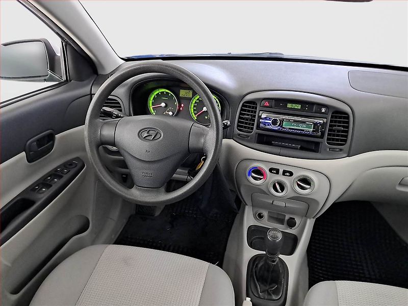Hyundai Accent (2008) 1.4i, po STK, Tažné, Klima - fotka 7 z 13
