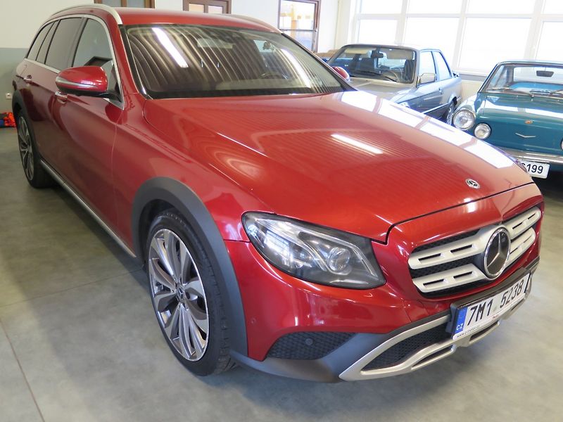 Mercedes-Benz Třídy E (2017) 220d,4M,All-Terrain,tažné, DPH - fotka 5 z 33
