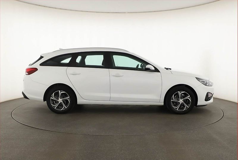 Hyundai i30 (2021) 1.5 DPI, Serv.kniha - fotka 6 z 18