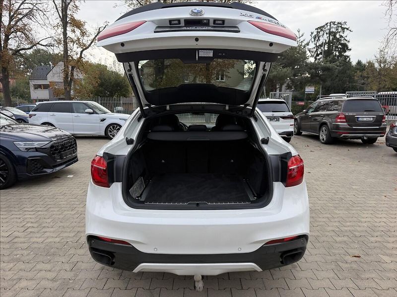 BMW X6 M50d Xdrive - fotka 28 z 30