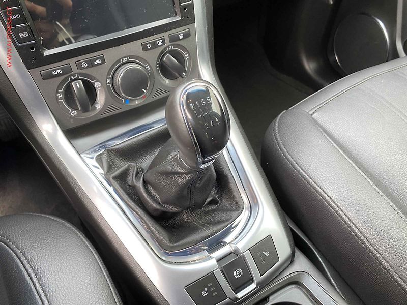 Opel Antara (2013) 2.2 CDTi 4x4, Cosmo, bixen - fotka 16 z 16