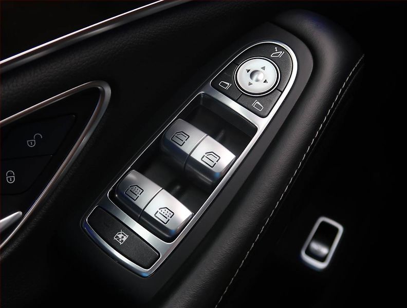 Mercedes-Benz Třídy S (2014) AMG Paket S 500 4MATIC, 4X4 - fotka 16 z 28