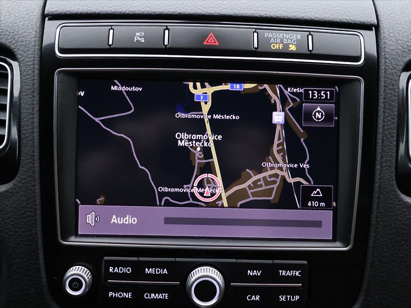 Volkswagen Touareg 3,0 TDI 193kW CZ Masaj DPH - fotka 23 z 36