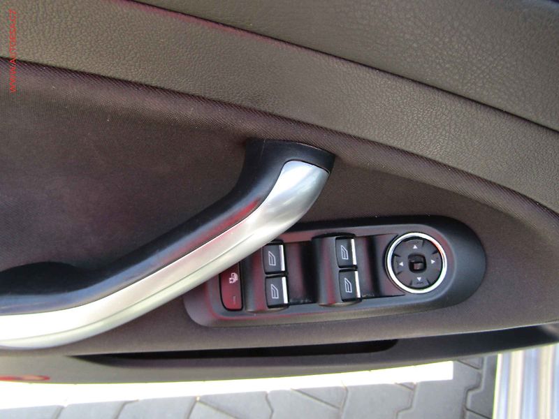 Ford Mondeo (2012) 2.0TDCi, AC, TZ, park.asist - fotka 12 z 21