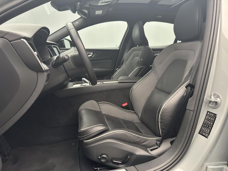 Volvo S60 B5 AWD ULTIMATE CZ 1.maj - fotka 4 z 48