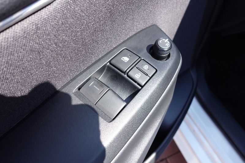 Toyota Yaris 1,5HSD Comfort - fotka 9 z 26